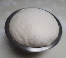 Dough after 10 minutes of resting time.